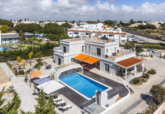 Villa in Porches - Villa Alegria Villa in Porches - Villa Alegria