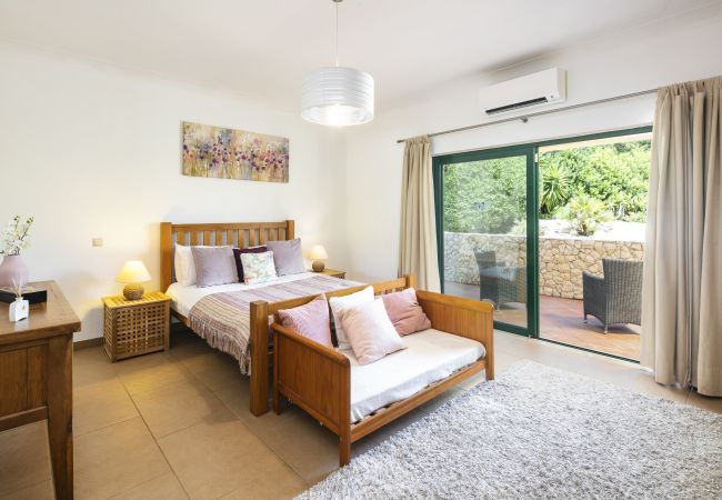 Villa in Carvoeiro - Casa Pondiki - Large villa with private Villa in Carvoeiro - Casa Pondiki - Large villa with private
