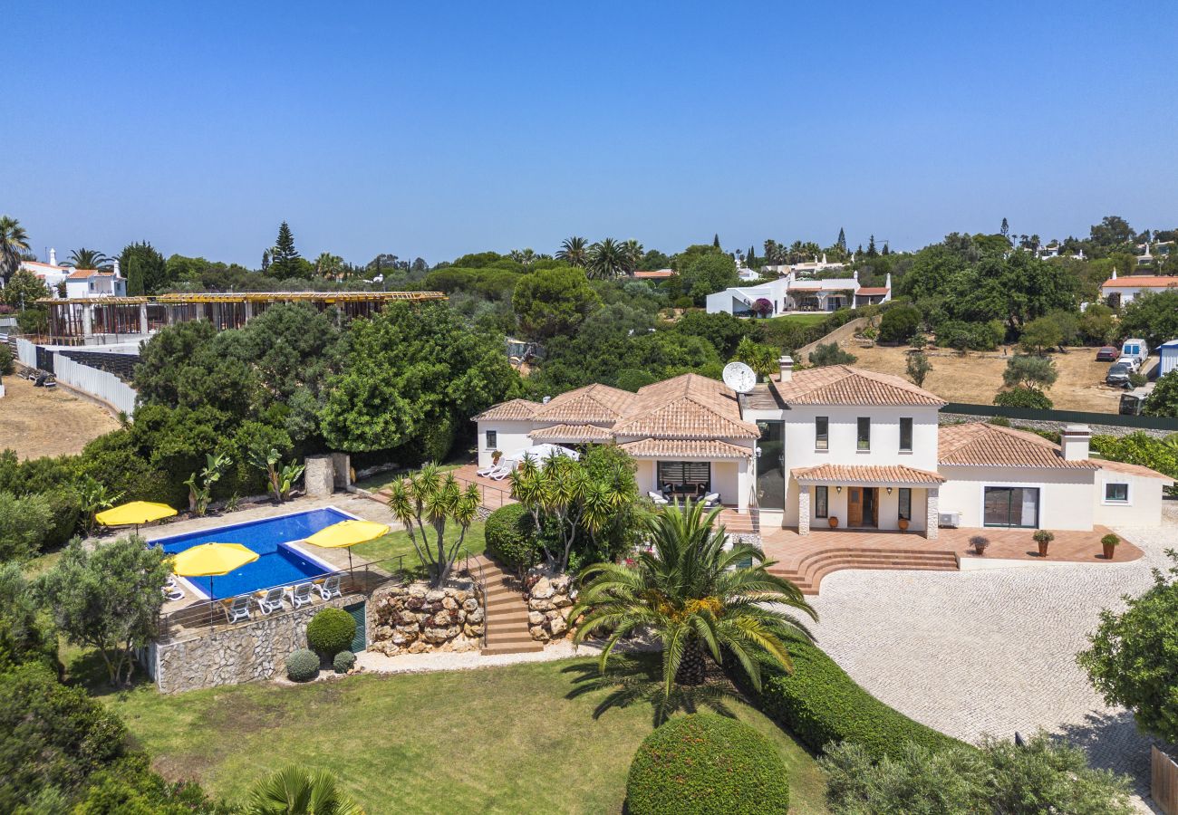 Villa in Carvoeiro - Casa Pondiki - Large villa with private