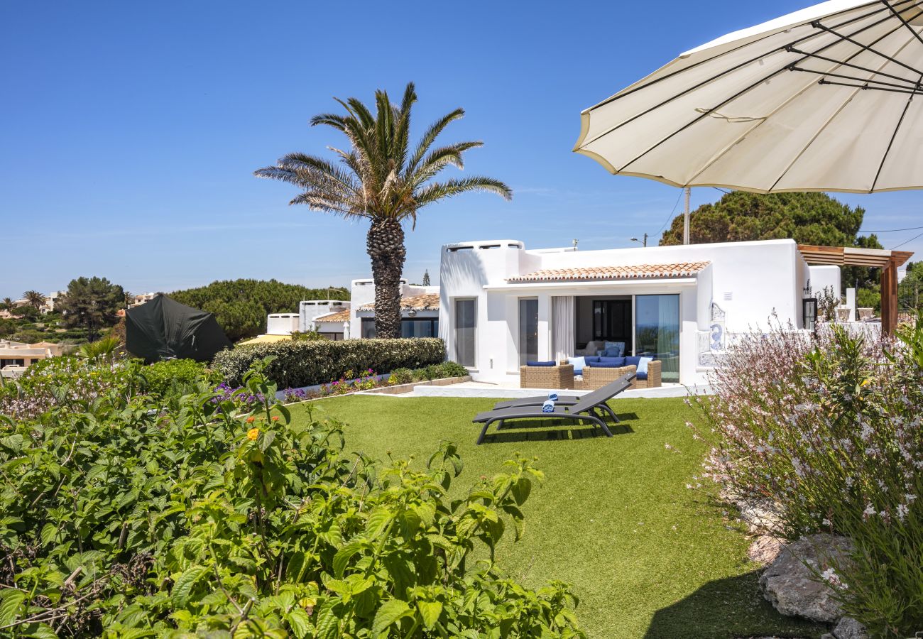 Rijhuis in Carvoeiro - The Cape House