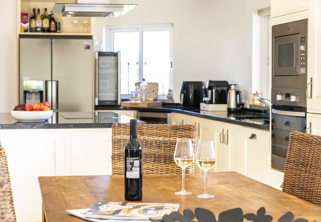 Villa in Porches - Vila Alporchinhos - Large villa close to the beach