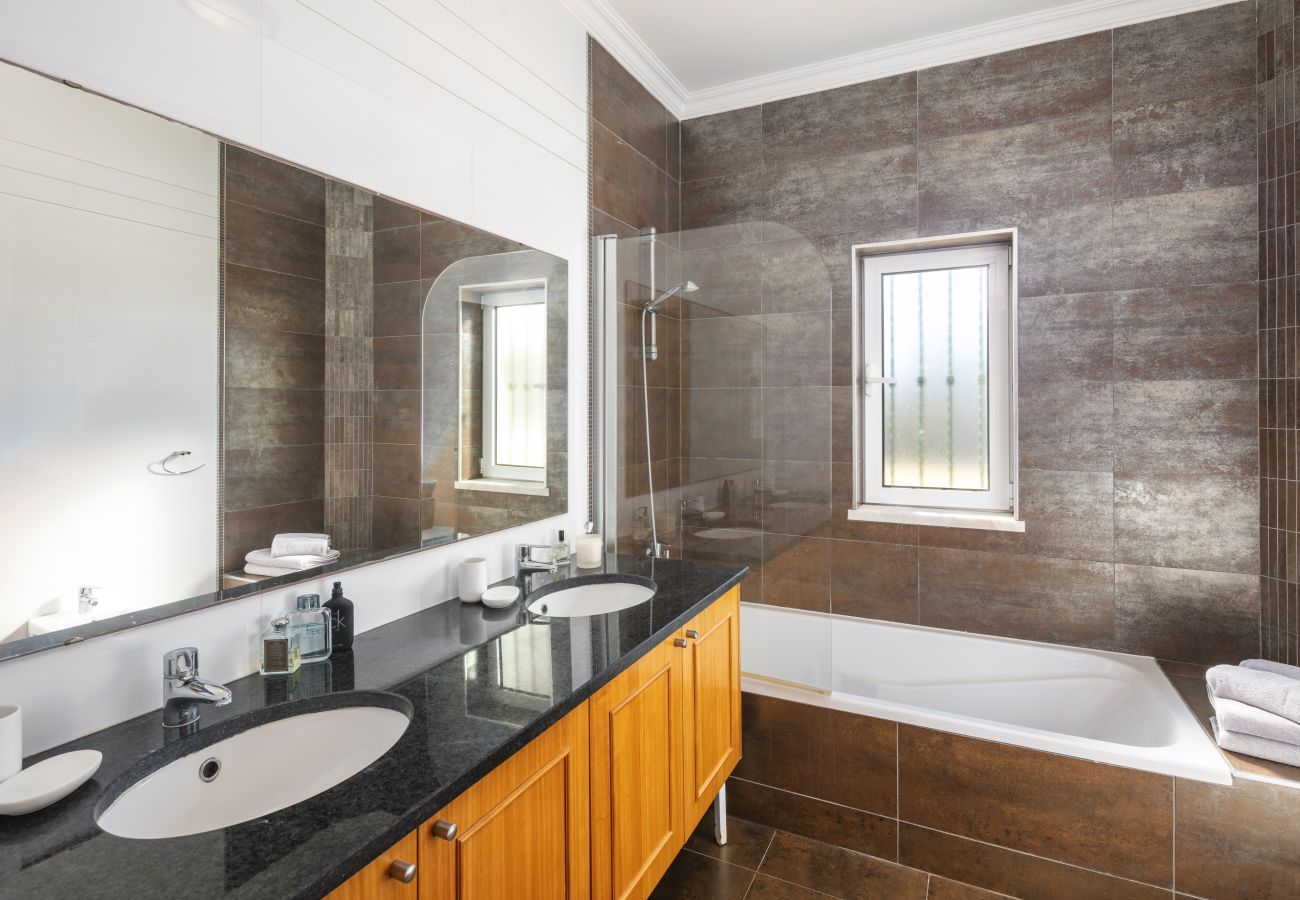 Villa in Porches - Vila Alporchinhos - Large villa close to the beach