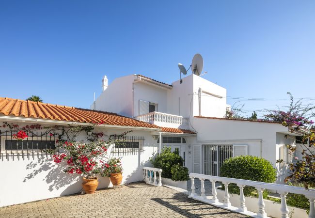 House in Carvoeiro - Casa Sentosa - Family villa in Carvoeiro House in Carvoeiro - Casa Sentosa - Family villa in Carvoeiro