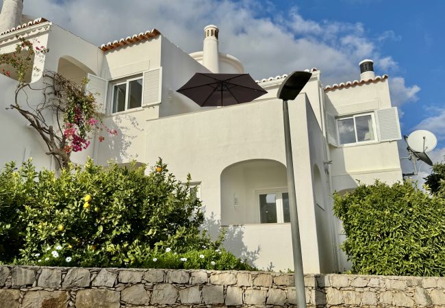 Terraced House in Carvoeiro - Casa Amira (Colina Branca 14) Terraced House in Carvoeiro - Casa Amira (Colina Branca 14)