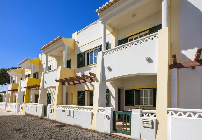 Terraced House in Benagil - 41 Terraços de Benagil (Casa Pedrinho) Terraced House in Benagil - 41 Terraços de Benagil (Casa Pedrinho)