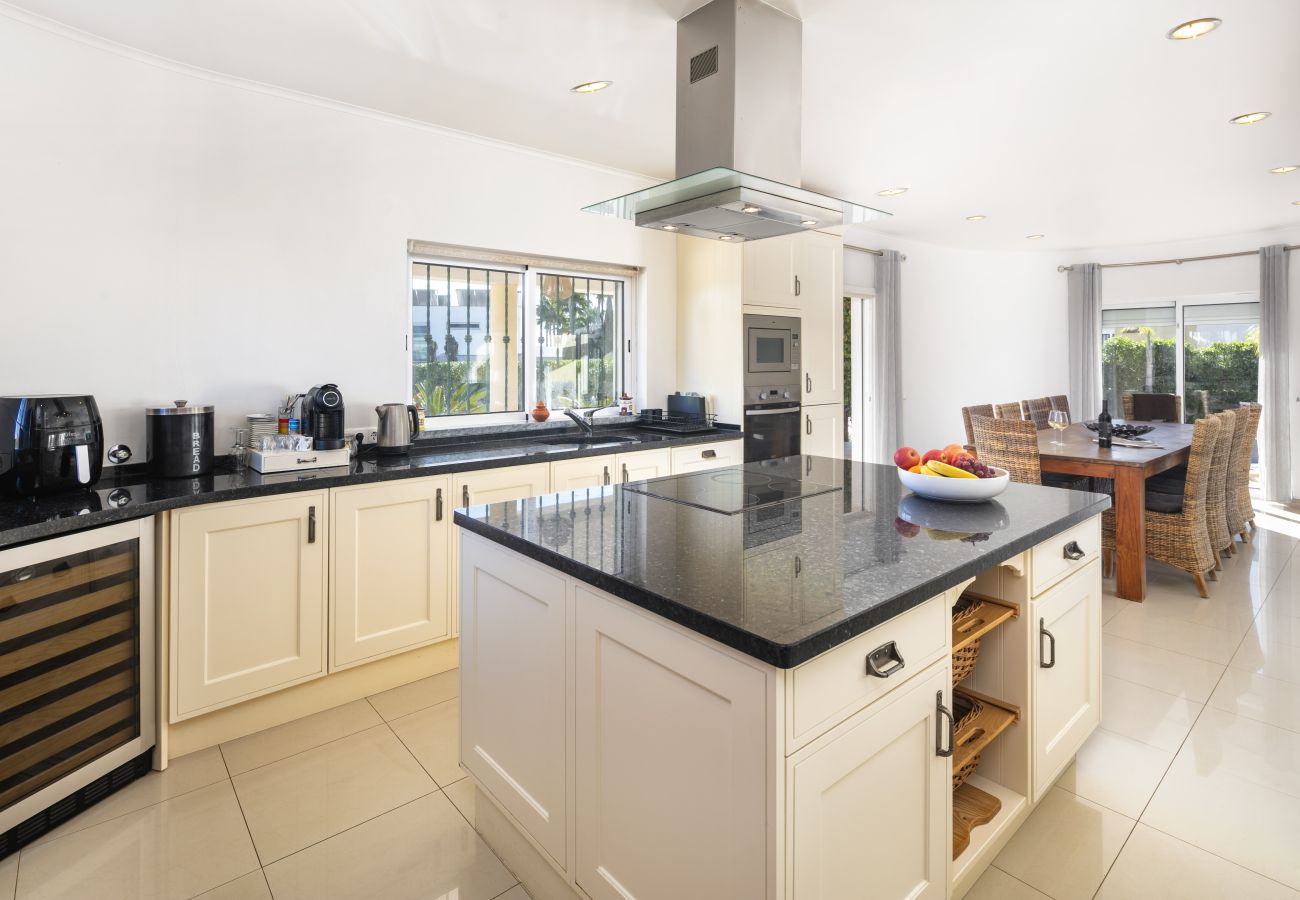 Villa in Porches - Vila Alporchinhos - Large villa close to the beach