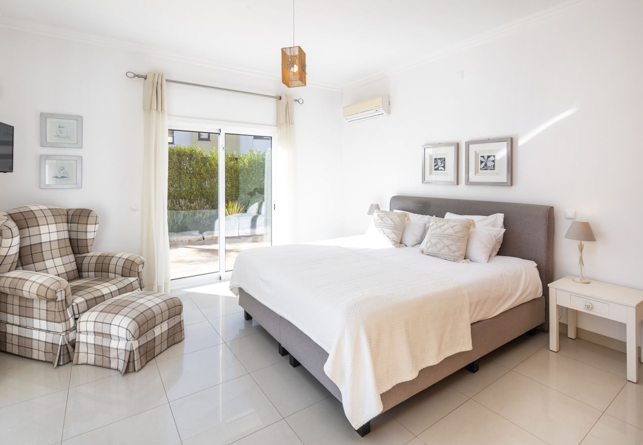 Villa in Porches - Vila Alporchinhos - Large villa close to the beach